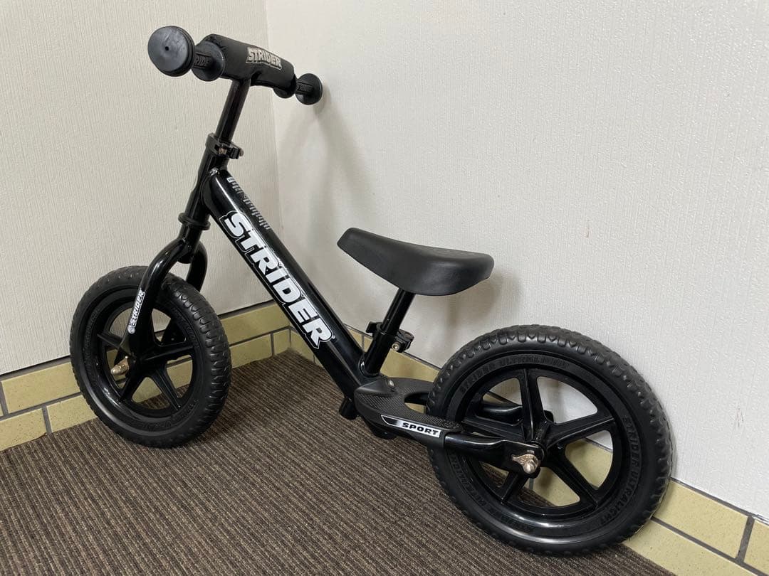 【極美品】 STRIDER SPORT ブラック 12インチ バランスバイク