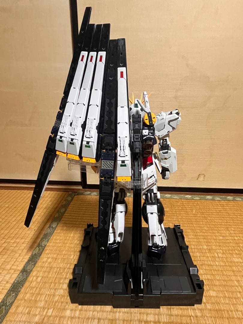 PGUνガンダム　完成品　LED無し