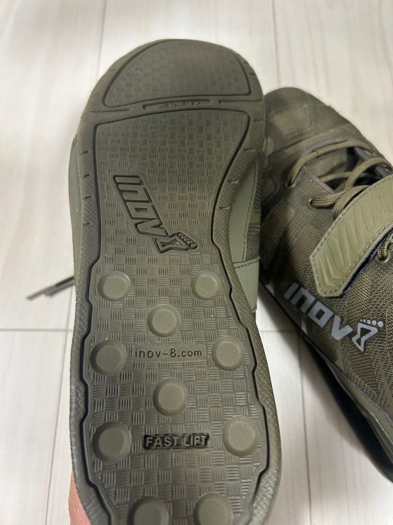 inov-8 トレーニングシューズ オリーブグリーン