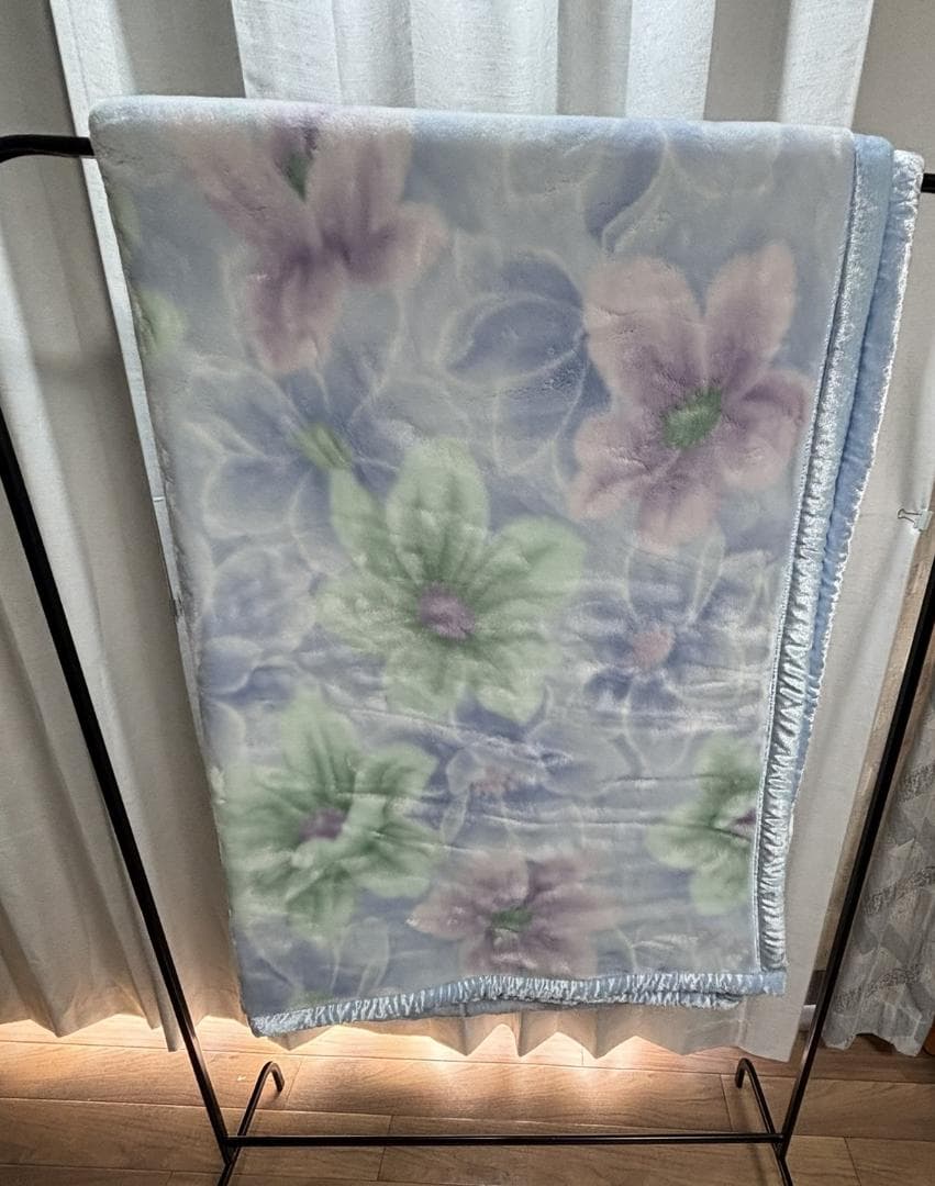 ほぼ新品未使用品。西川の毛布　シングルサイズ