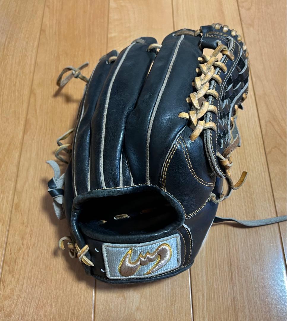 鷹*様 美品　ジームス　内野手用グラブ　硬式　ブラック　即戦力