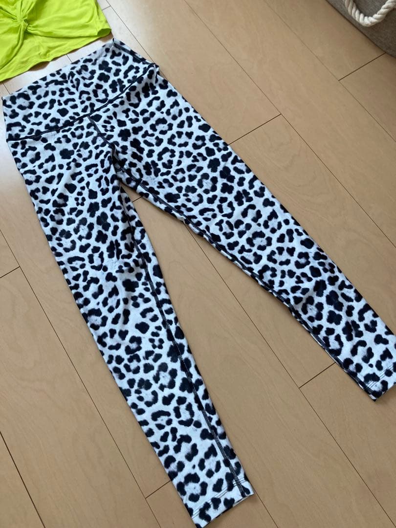 ズンバZUMBAトップスとレギンス セットアップXS