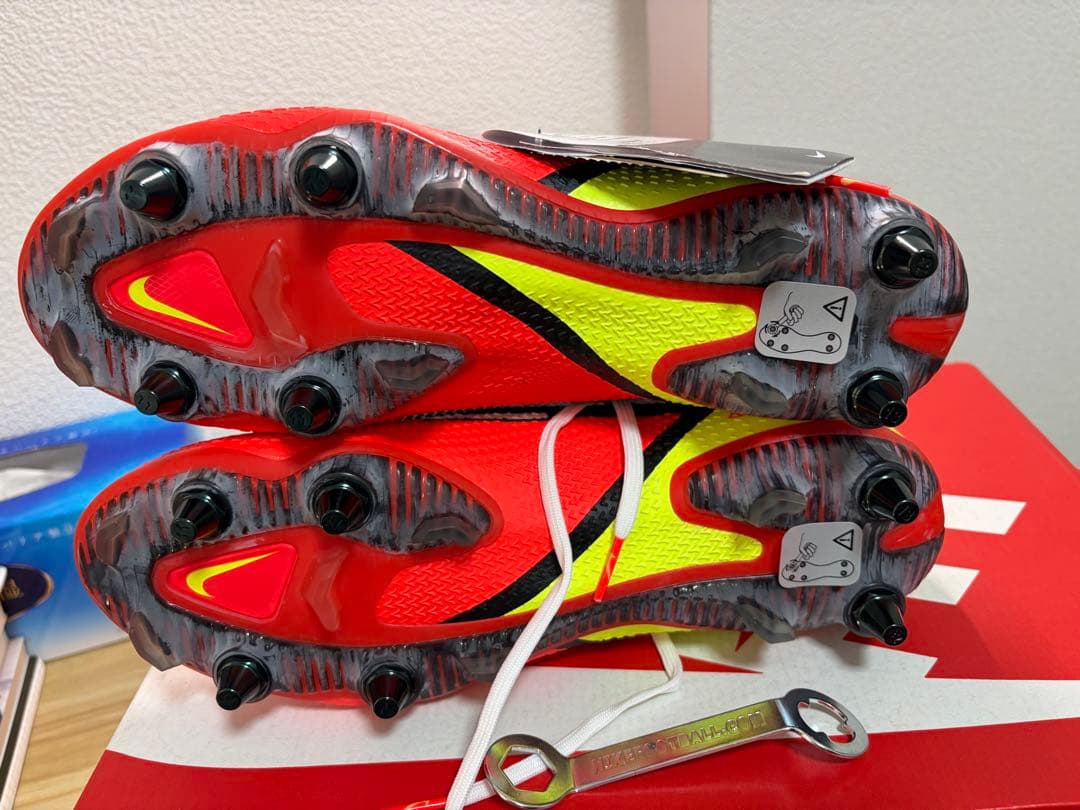 ファントムNike サッカースパイク取り替え式 25.5cmファントム新品未使用