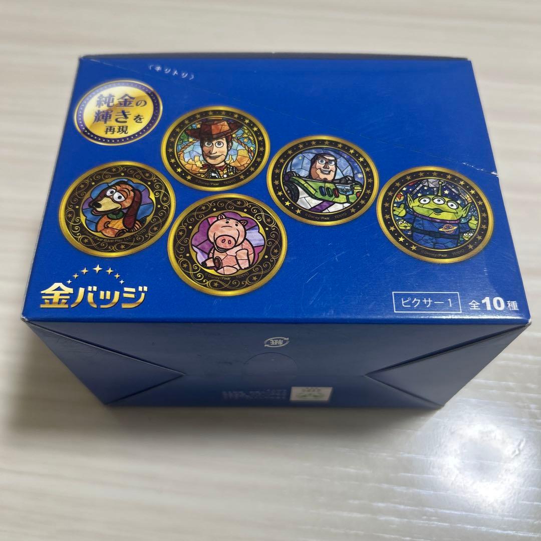 ディズニー　Disney 缶バッジ　金