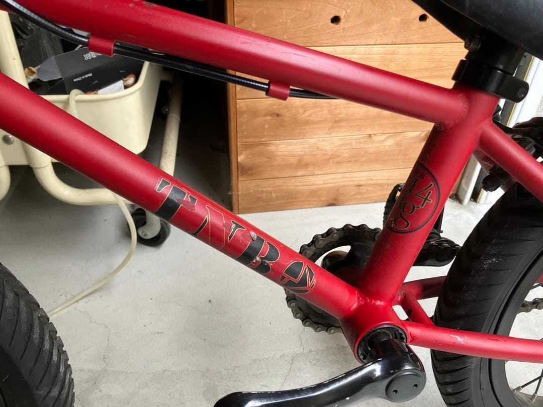 TNB キッズ用14インチBMX PLUG14