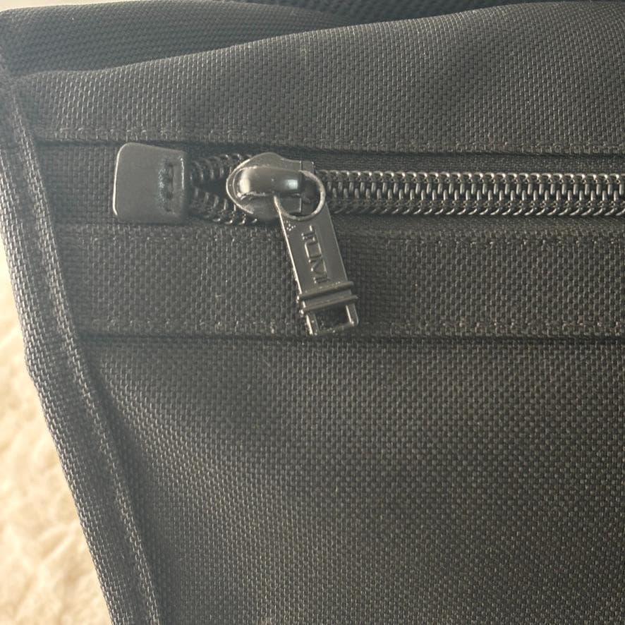 訳あり 希少 TUMI メッセンジャーバッグ ショルダーバッグ ナイロン 黒