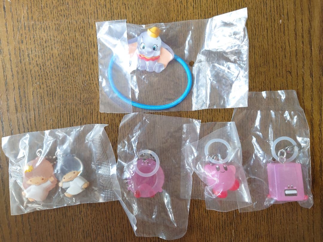 25枚まとめ売り未使用シールガチャ　大人の図鑑うるちゅるおはじき