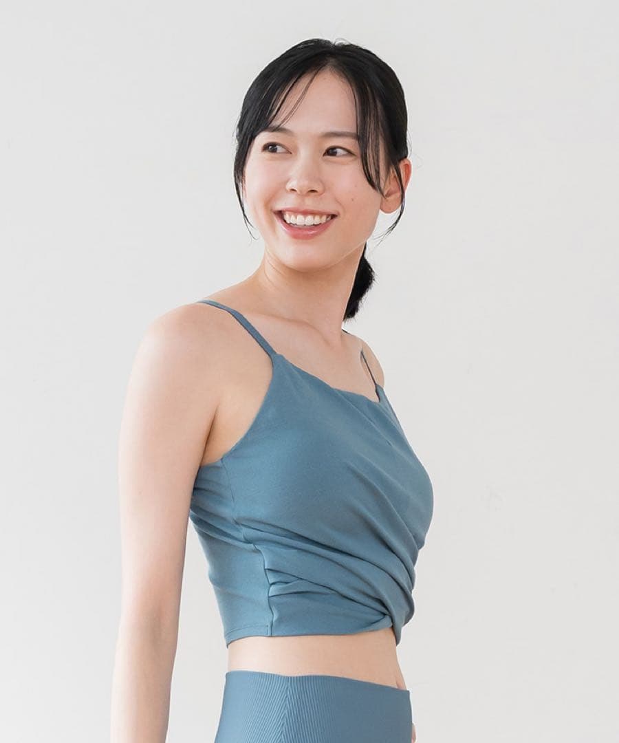 SUKALA WAGAMI ツイストブラトップ　LAVA ヨガ　ヨガウェア　ラバ