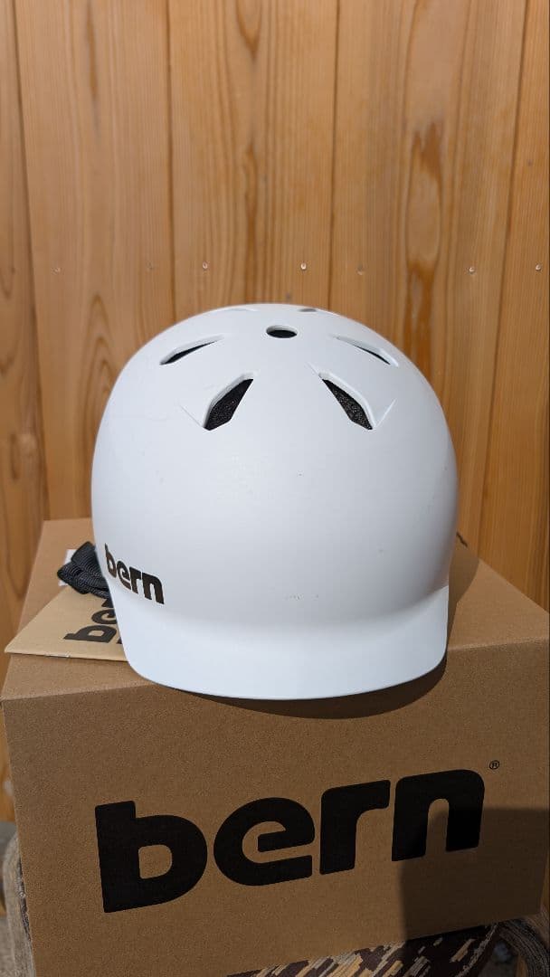 bern ヘルメット マットホワイト M ほぼ新品 WATTS