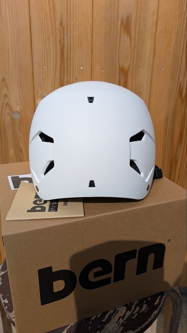 bern ヘルメット マットホワイト M ほぼ新品 WATTS