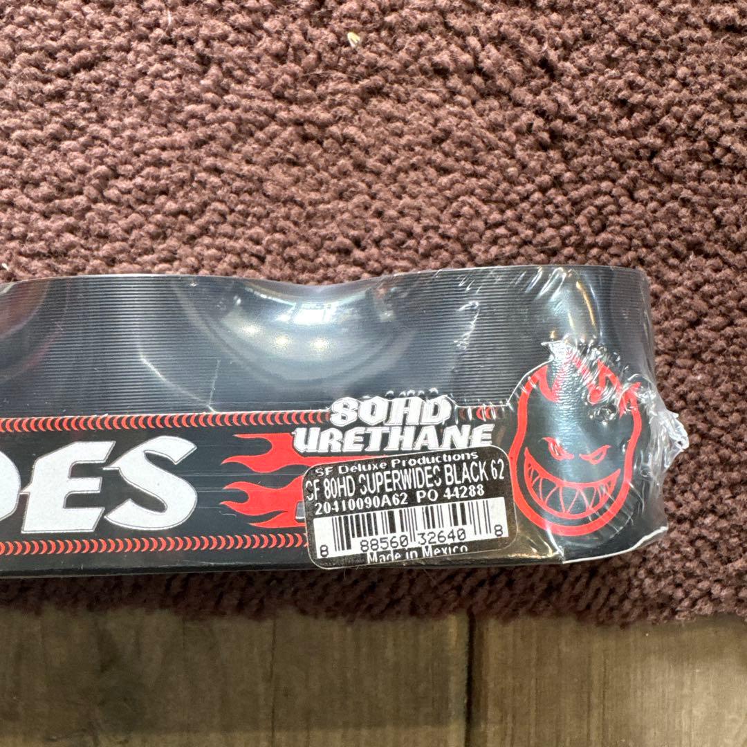 Spitfireスーパーワイド 62mm80Dスケボーウィール定価10,450
