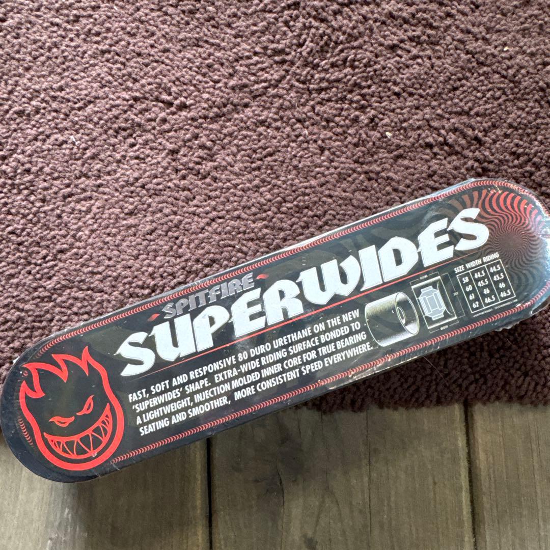 Spitfireスーパーワイド 62mm80Dスケボーウィール定価10,450