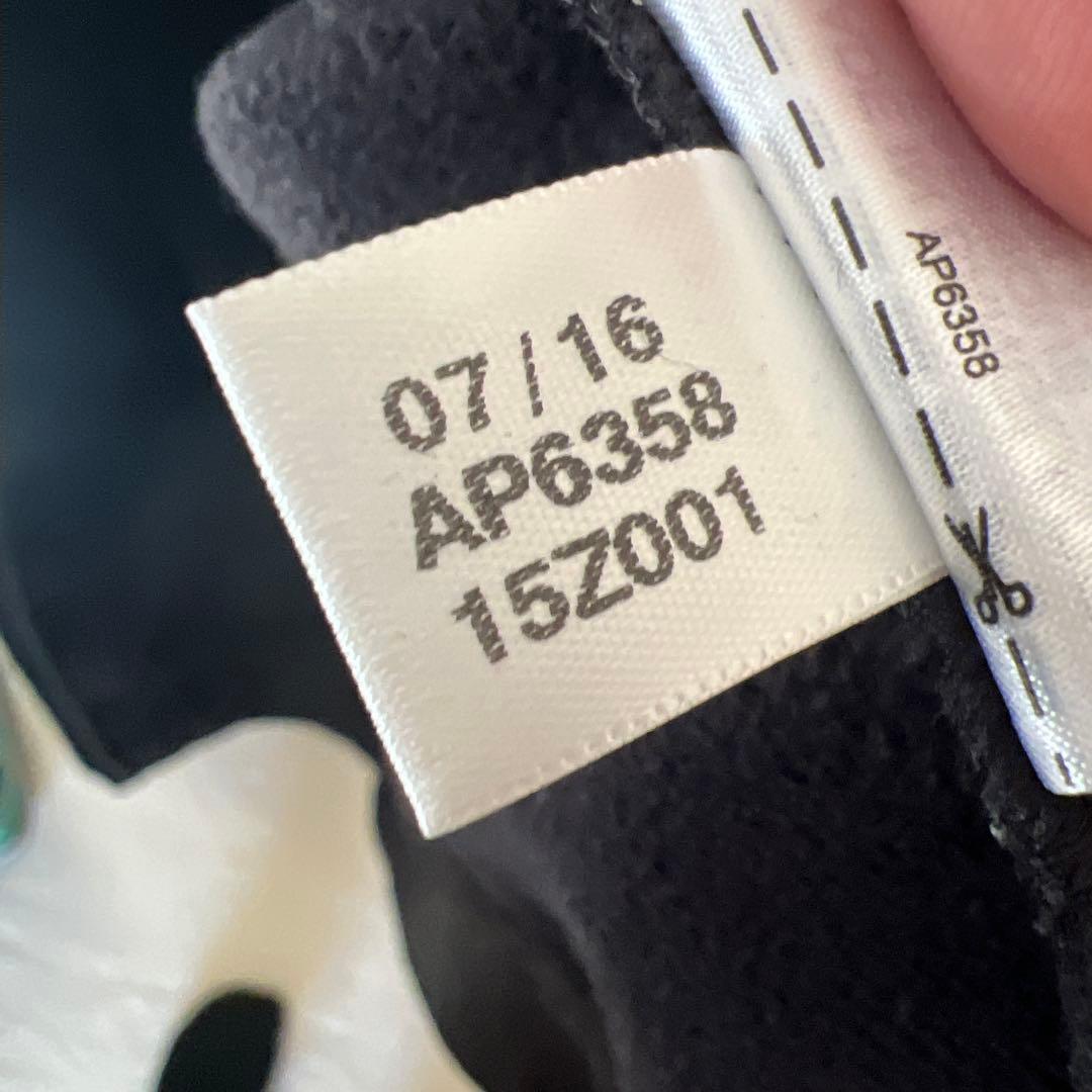 adidas フード付きウェア 黒