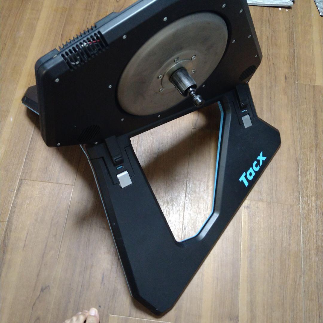 Tacx ネオ2 固定ローラー V字型 ブラック