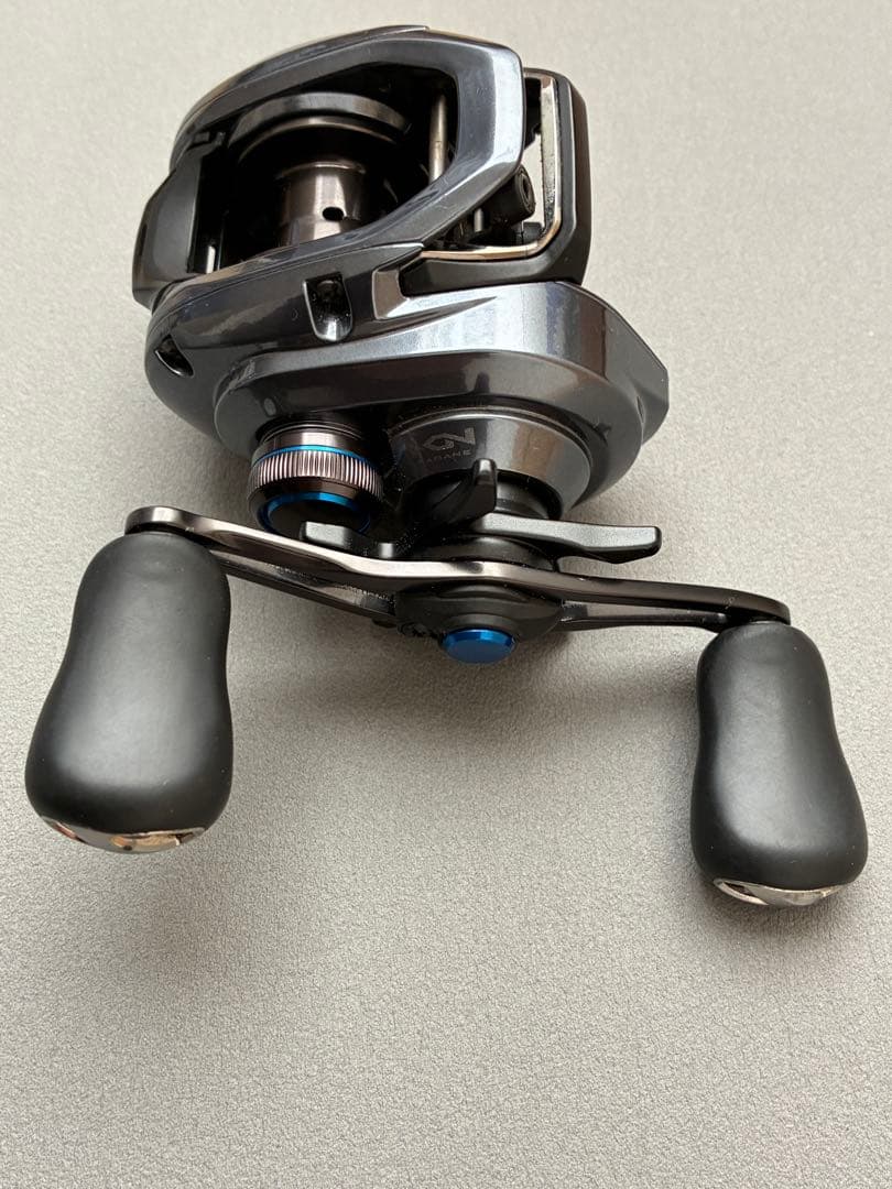 【美品】シマノ 24 SLX 70HG 右巻き ベイトリール