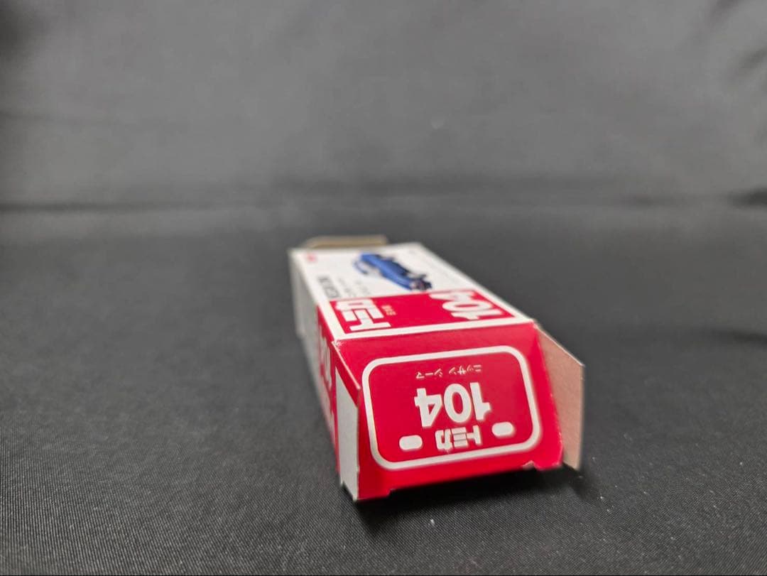 トミカ赤箱104ニッサンシーマ(日本製)