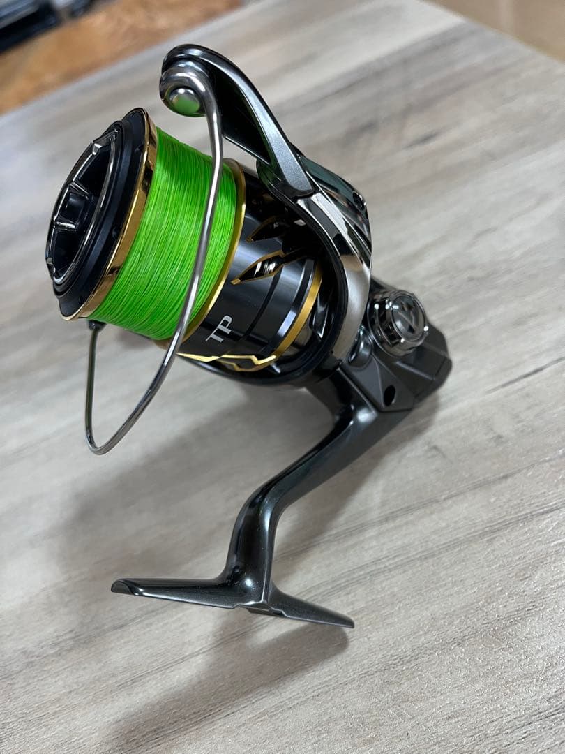 シマノ　shimano 20ツインパワー 4000XG