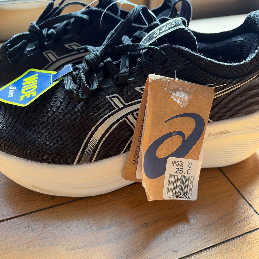 新品未使用品　　asics 　GEL-NIMBUS27 　サイズ25,0cm