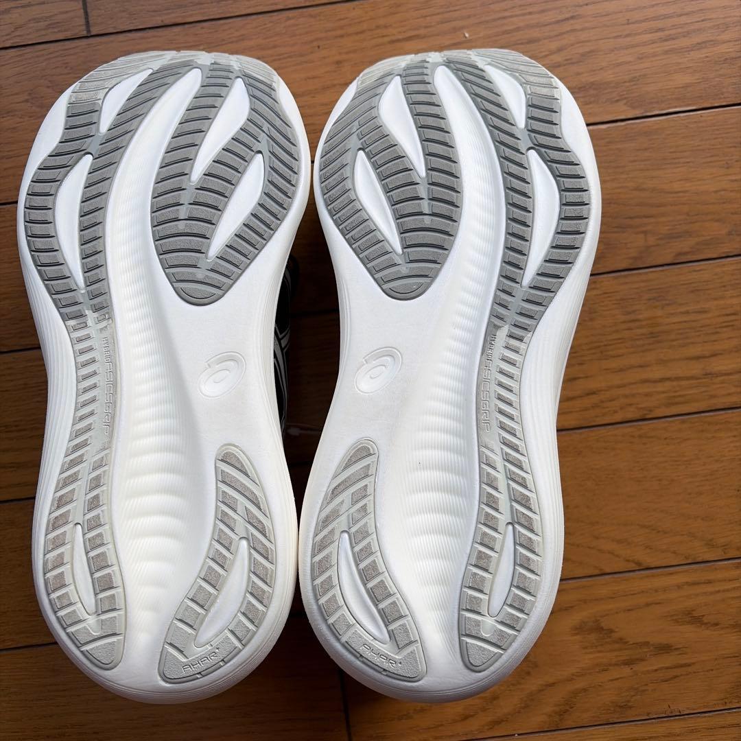 新品未使用品　　asics 　GEL-NIMBUS27 　サイズ25,0cm