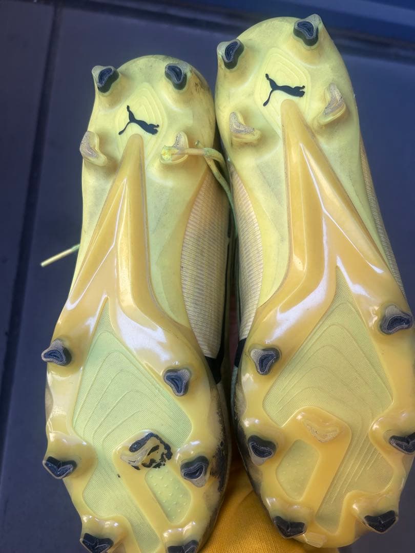 Puma ウルトラアルティメットサッカースパイク FG