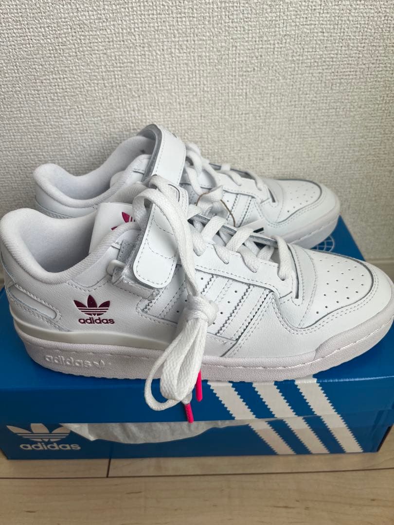 フォーラムロー　adidas