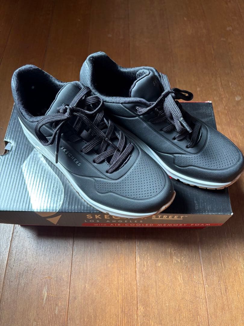 SKECHERS Memory Foam ブラック スニーカー