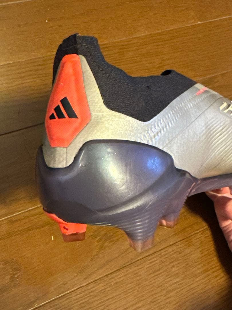 【値下げ】【美品】adidasプレデターELITE レースレス FG