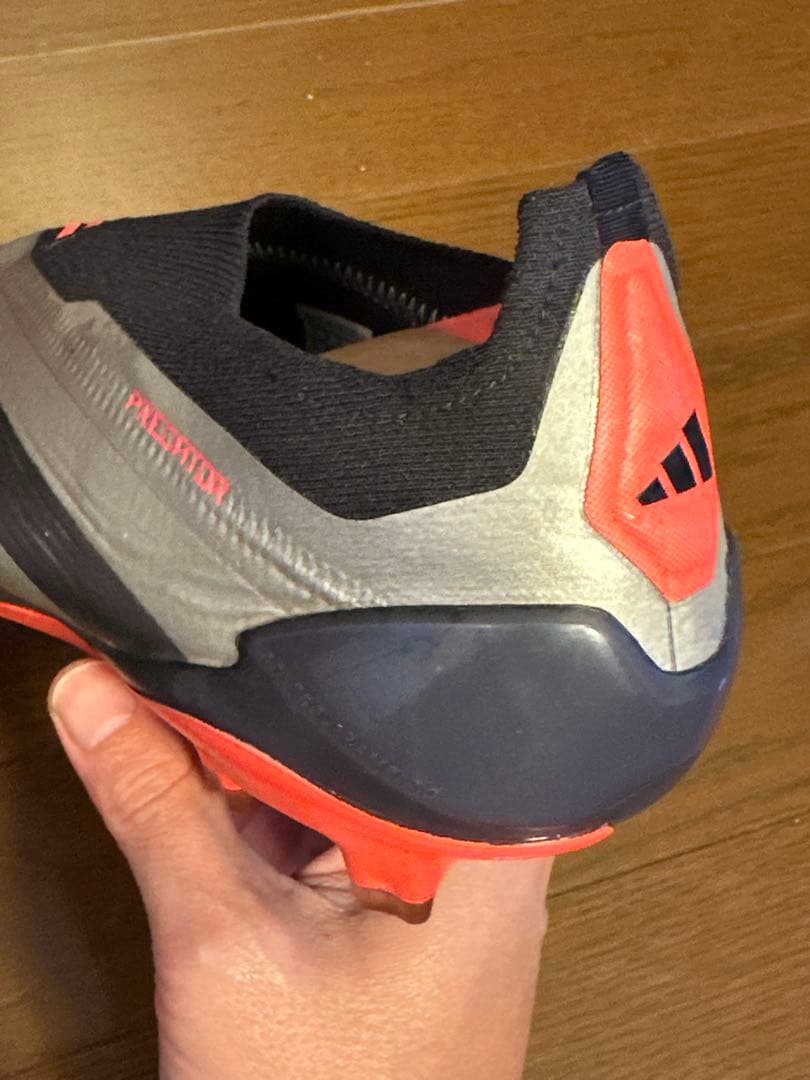 【値下げ】【美品】adidasプレデターELITE レースレス FG