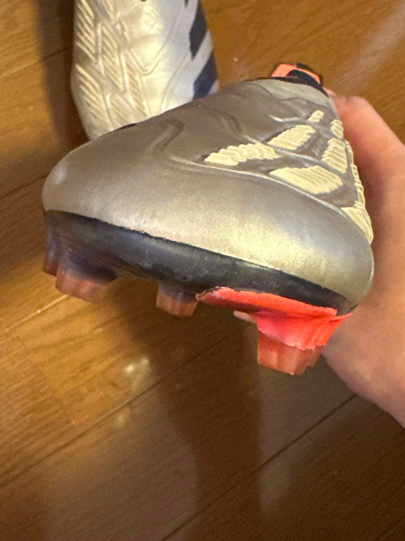 【値下げ】【美品】adidasプレデターELITE レースレス FG