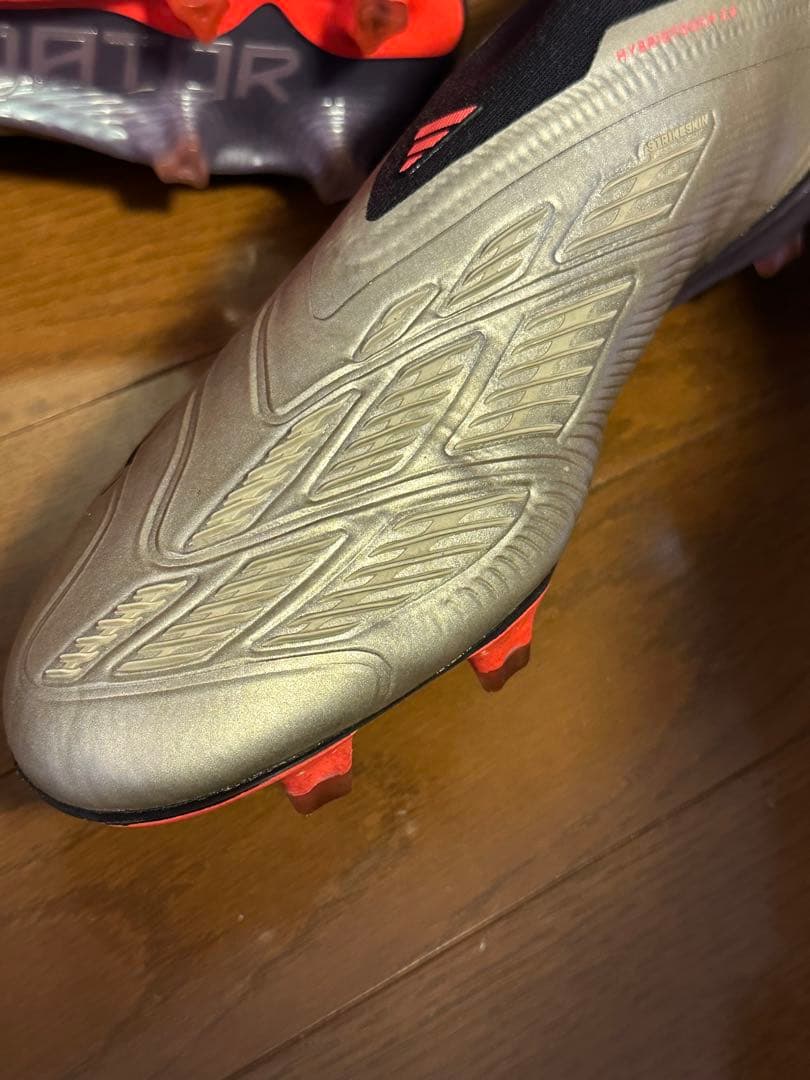 【値下げ】【美品】adidasプレデターELITE レースレス FG