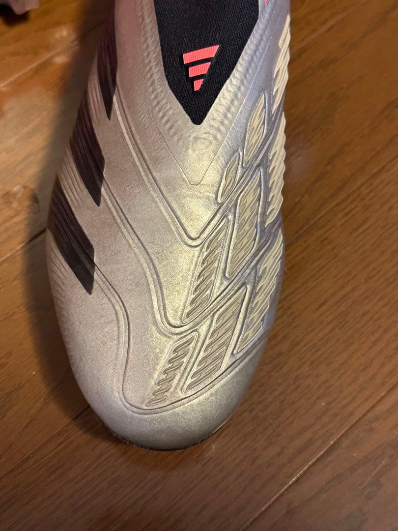 【値下げ】【美品】adidasプレデターELITE レースレス FG