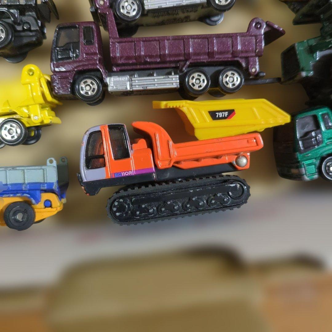憧れのダンプカー　ミニカー 14台セット　おまけ付き
