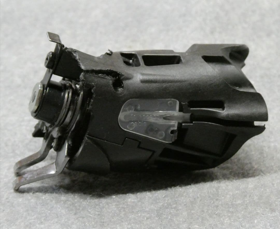 ジャンク品　SHIMANO ST-R8000　ULTEGRA 11速　右レバー