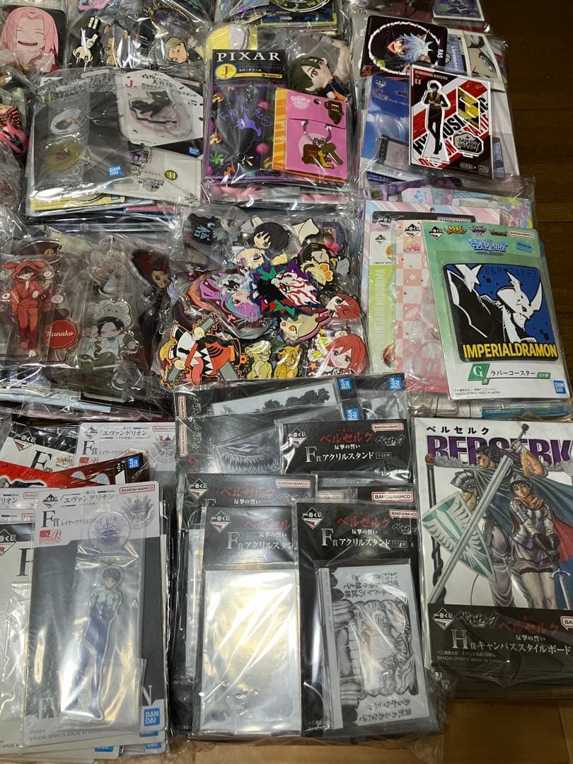 マンガ　アニメグッズ　まとめ売り　アクリルスタンド　缶バッジ　ラバーマスコット