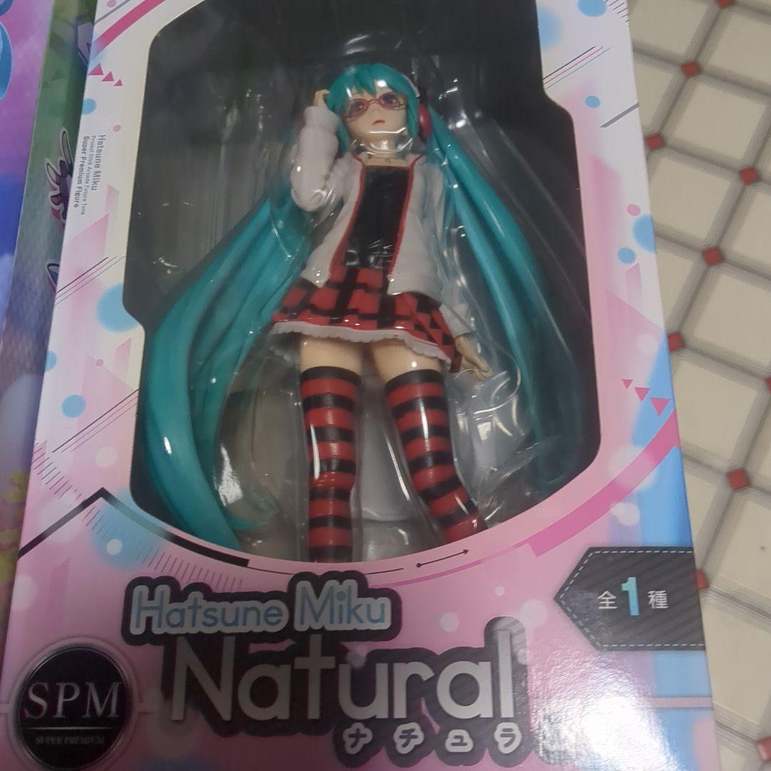 フィギュア24個セット　初音ミク　鬼滅の刃など