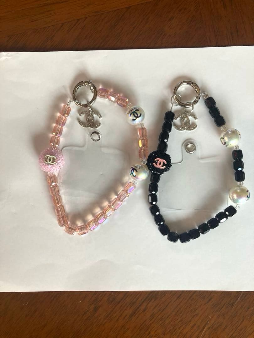[CHANEL］スマホ用キーホルダー　ノベルティ 　　　ピンク/黒(2個セット)