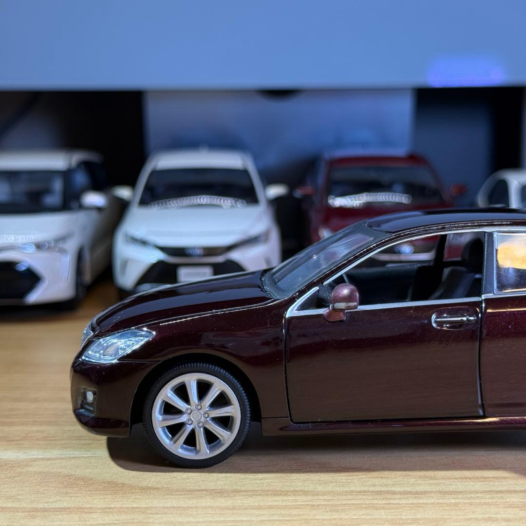 【非売品】トヨタ クラウン 200系 カラーサンプルミニカー 1/30