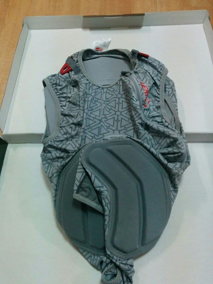 LEATT 3DF　プロテクター