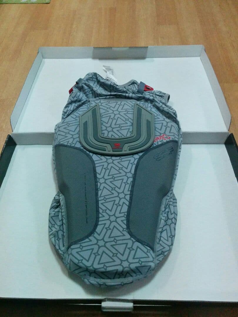 LEATT 3DF　プロテクター