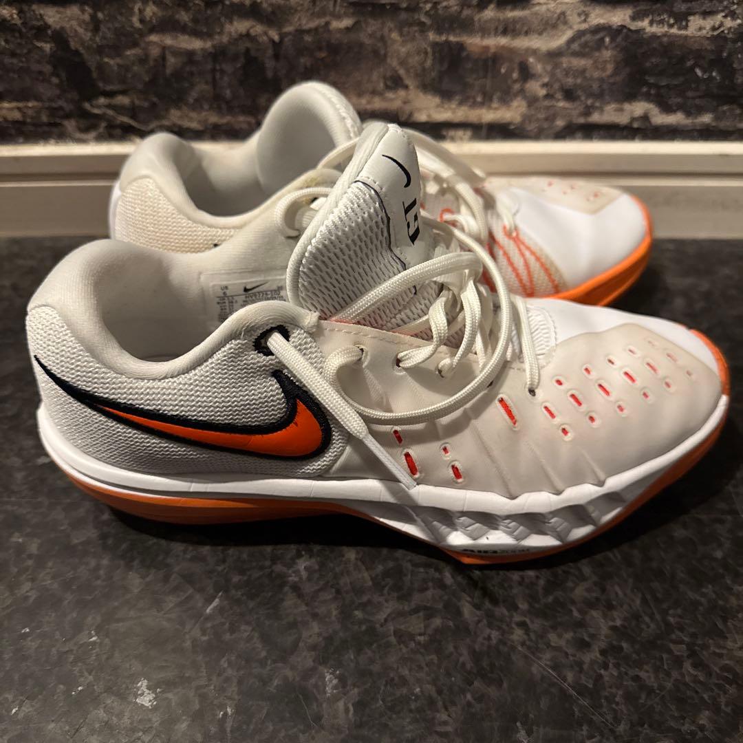 Nike バスケットシューズ　オレンジ バッシュ