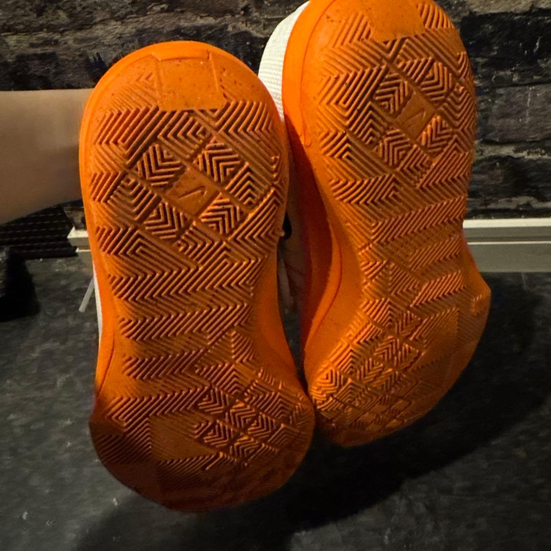 Nike バスケットシューズ　オレンジ バッシュ