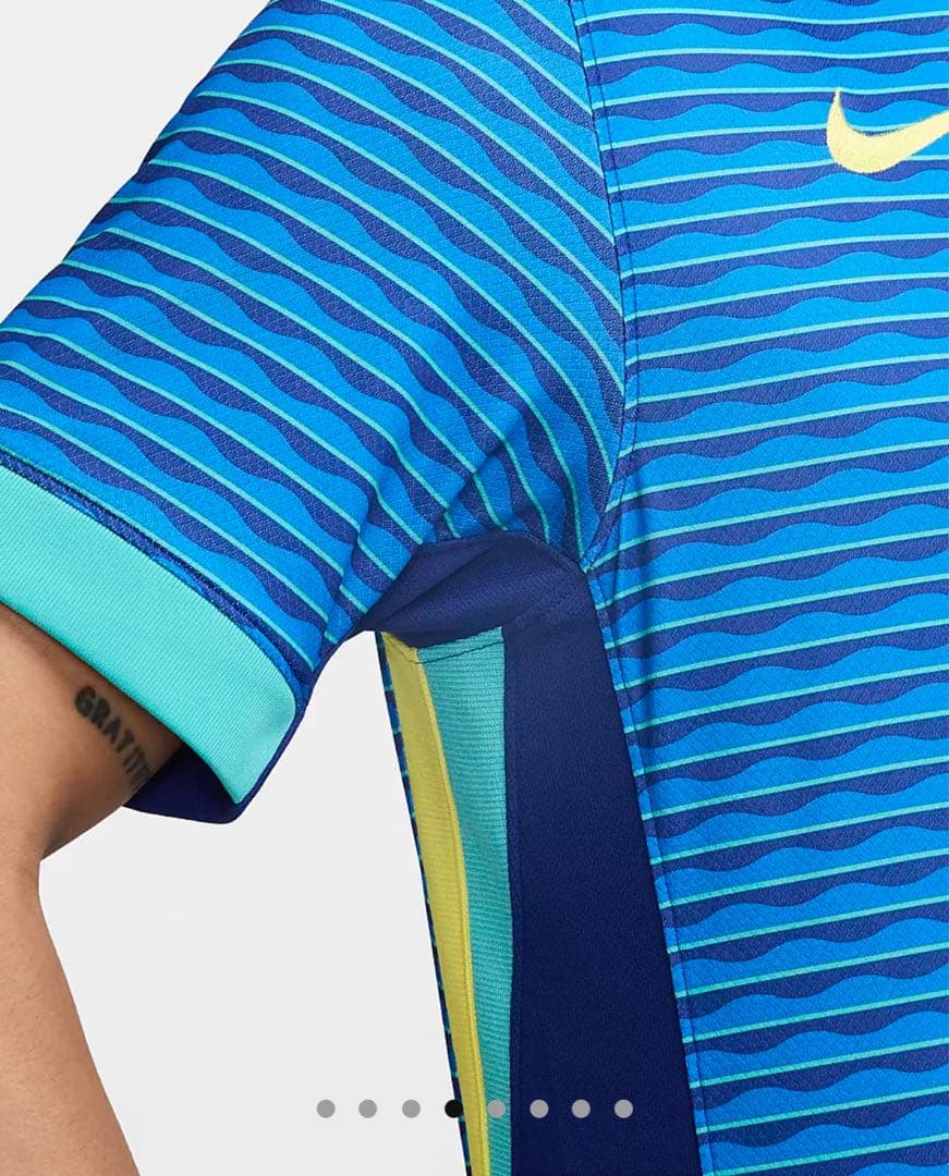 ⭐️新品未使用 正規品NIKE⭐️ ブラジル代表 アウェイ レプリカユニフォーム M