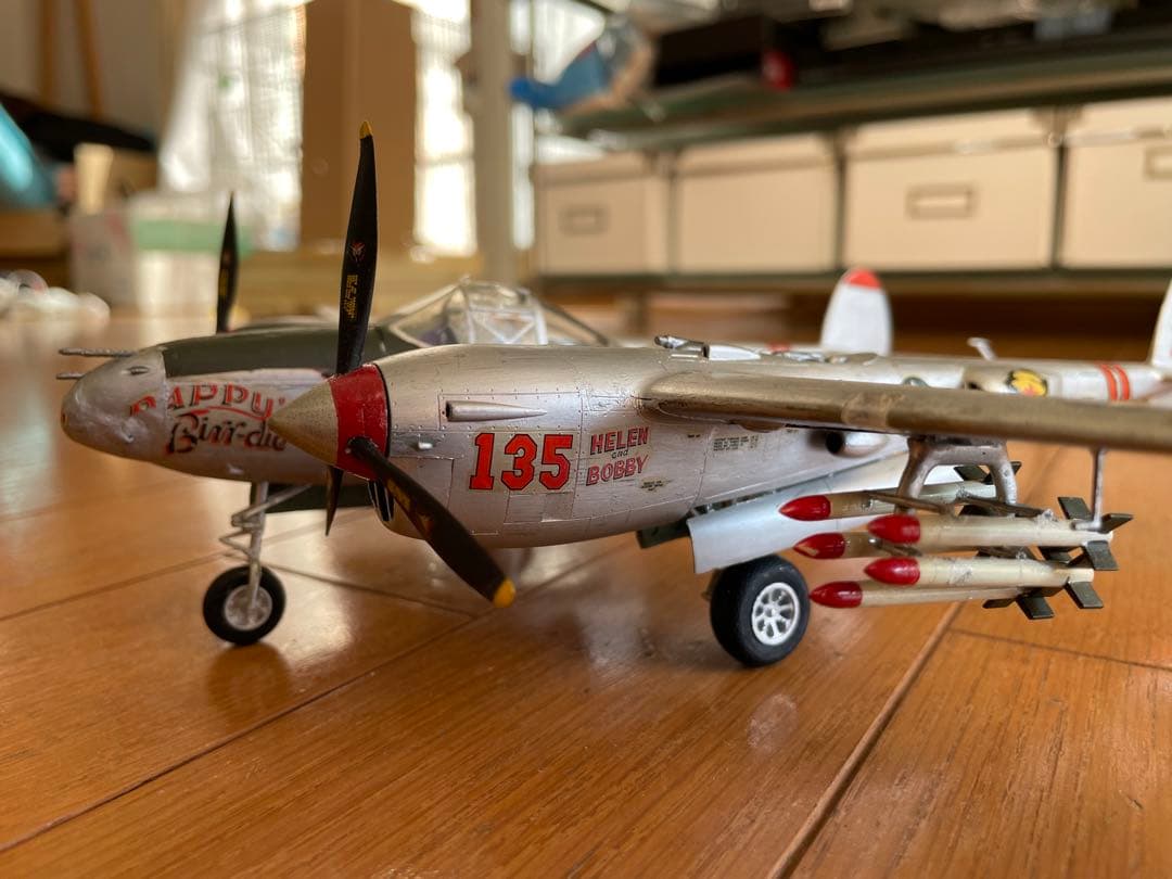 モノグラム1/48 P-38ライトニング アメリカ陸軍重戦闘機 プラモデル完成品