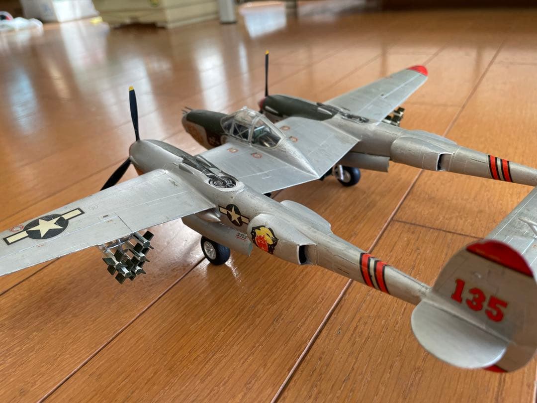 モノグラム1/48 P-38ライトニング アメリカ陸軍重戦闘機 プラモデル完成品