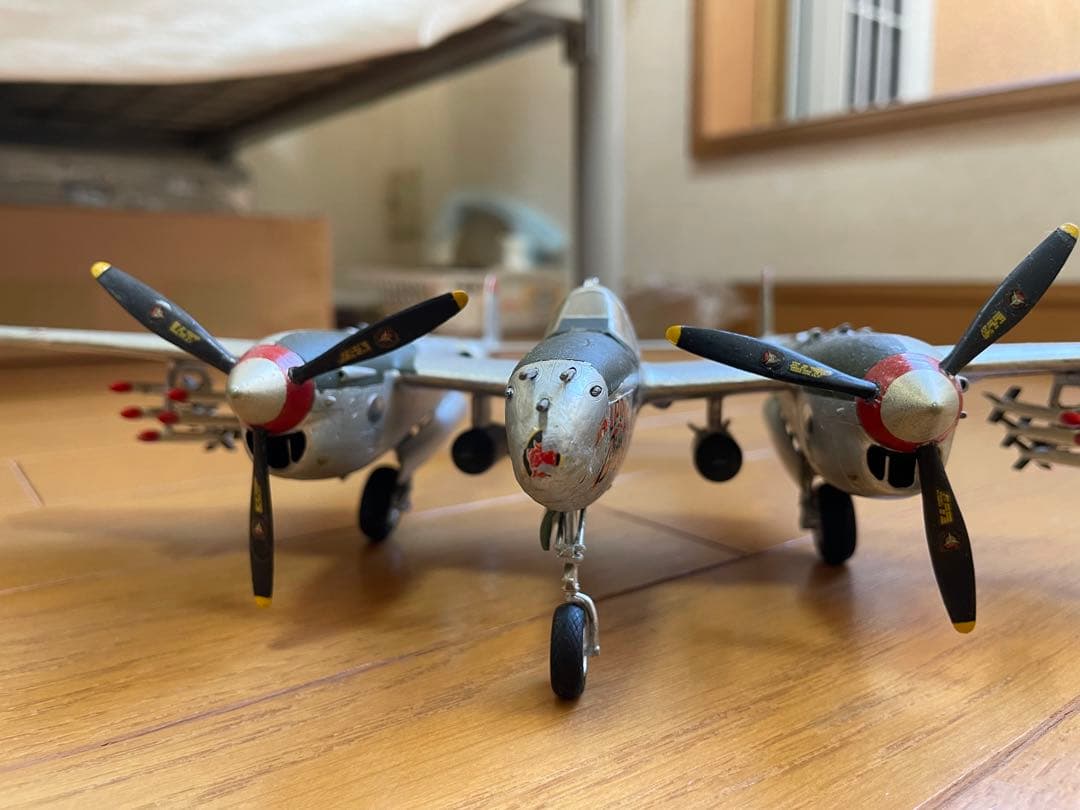 モノグラム1/48 P-38ライトニング アメリカ陸軍重戦闘機 プラモデル完成品