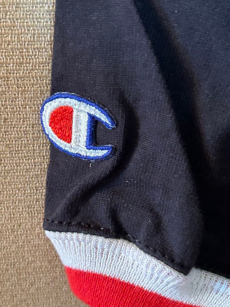 シカゴ・ブルズ Champion Vネック Lサイズ 新品タグ付き　ジャージ