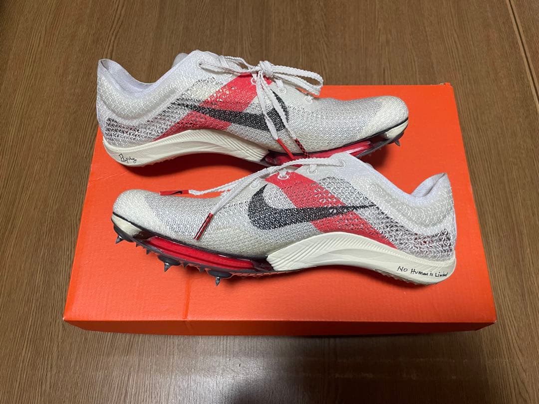 NIKEエアズームヴィクトリー　モアアップテンポ