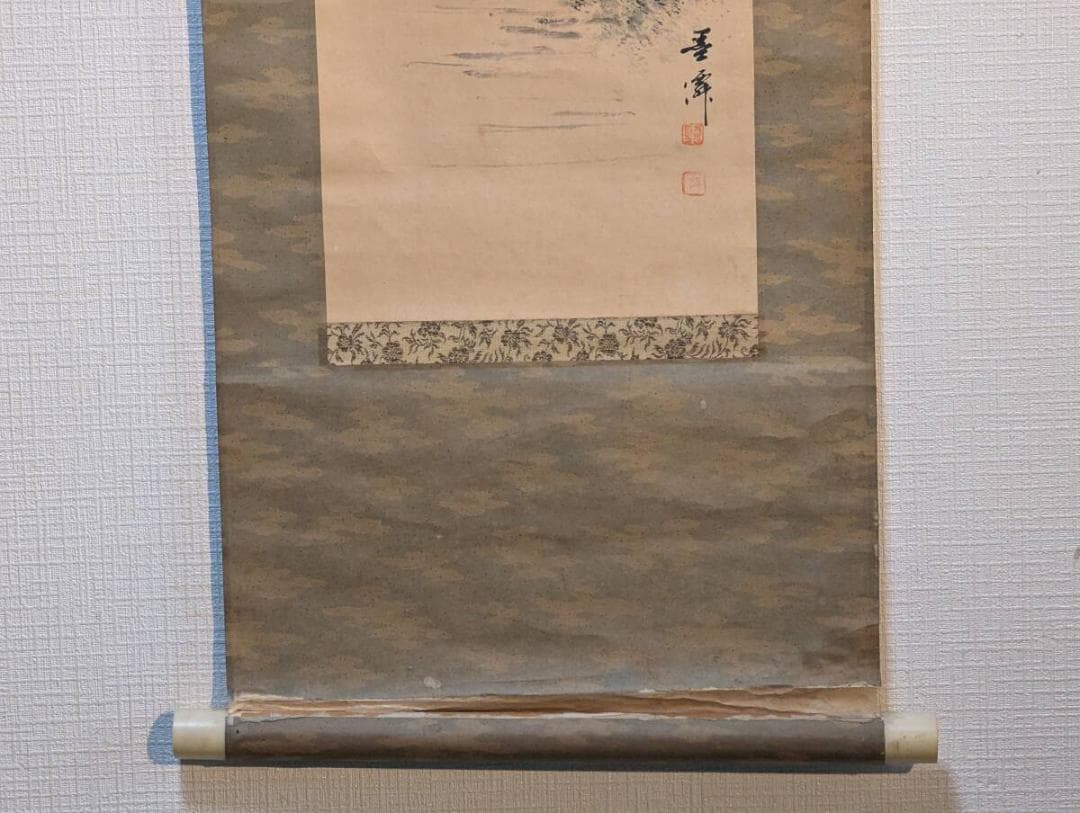【真作】掛軸　山水図　水墨画　川沿いの茅葺民家　静謐な風景　R174
