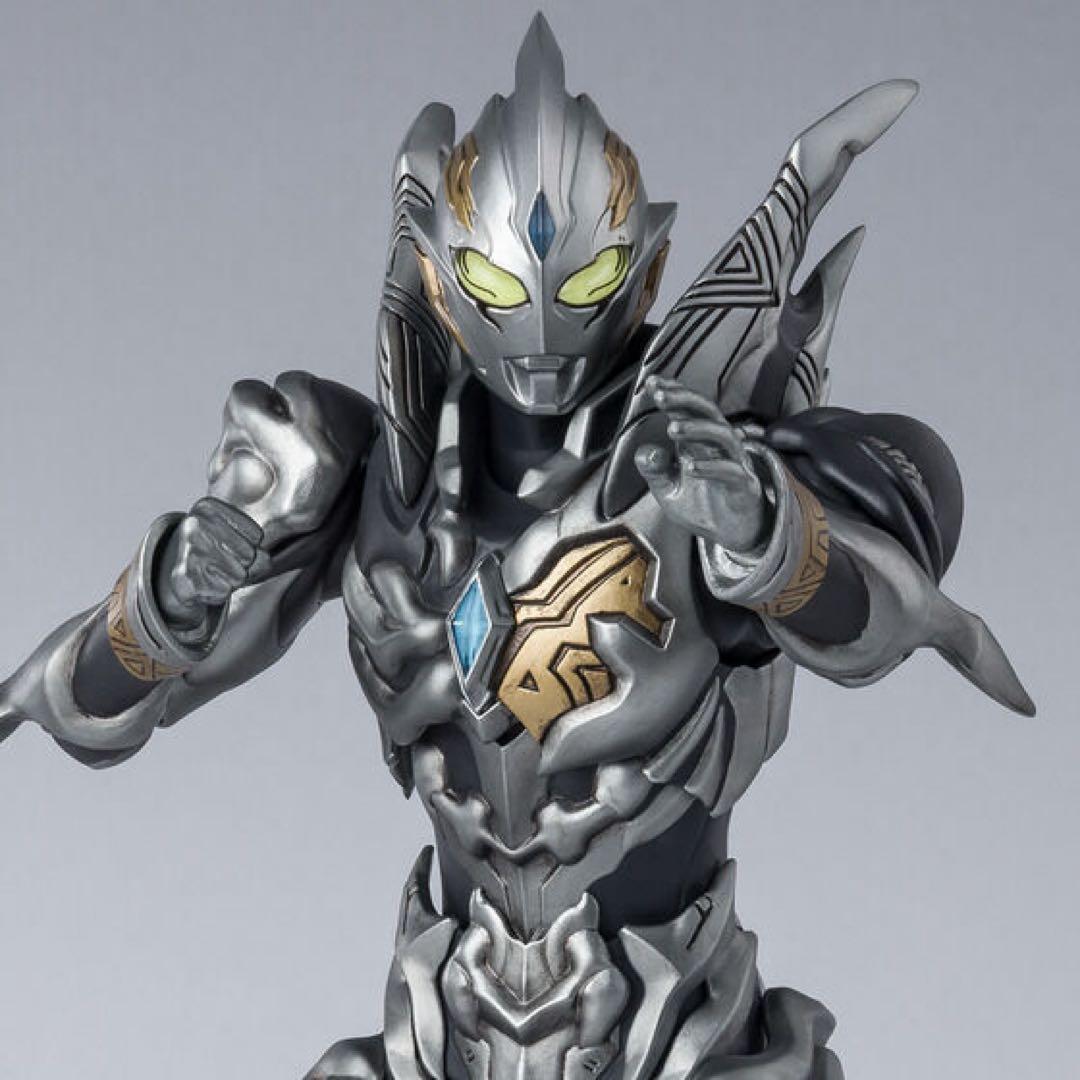 S.H.Figuartsトリガーダーク ウルトラマン