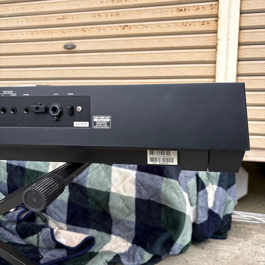 Roland FA08 シンセサイザー　キーボード　88鍵　音楽製作　鍵盤楽器